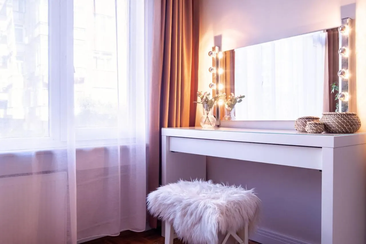 איסטמבול Chic Flat With Balcony Near Moda Shore