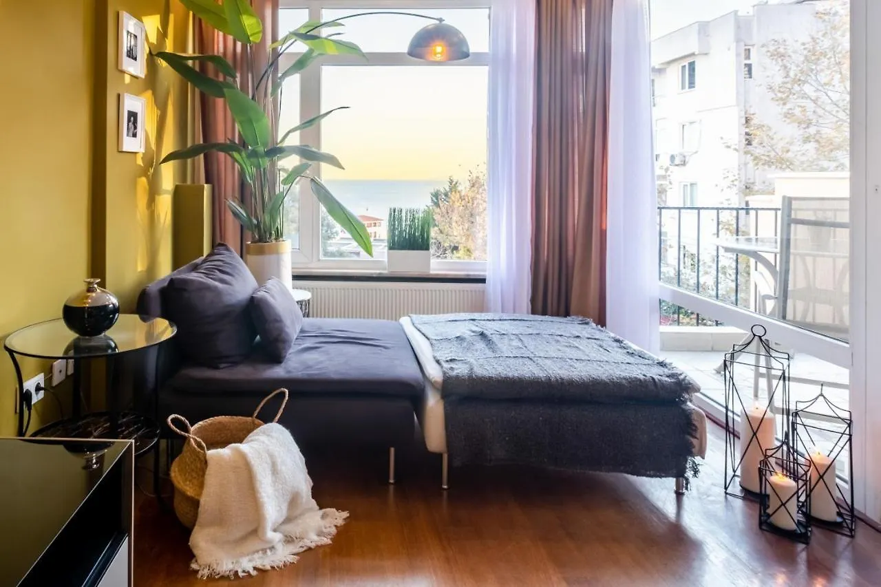 דירה איסטמבול Chic Flat With Balcony Near Moda Shore טורקיה
